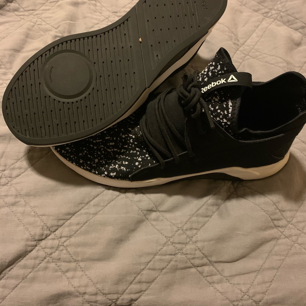 Women’s Reebok Slips - Picture 2 of 5